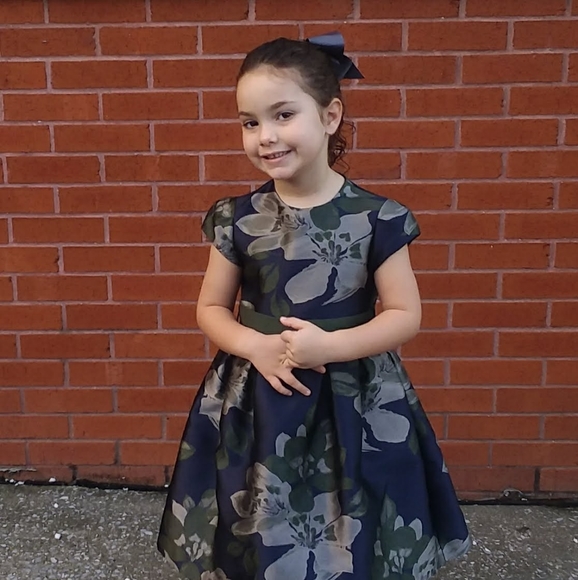 Meet your Posher, Leigh - Picture 2 of 2